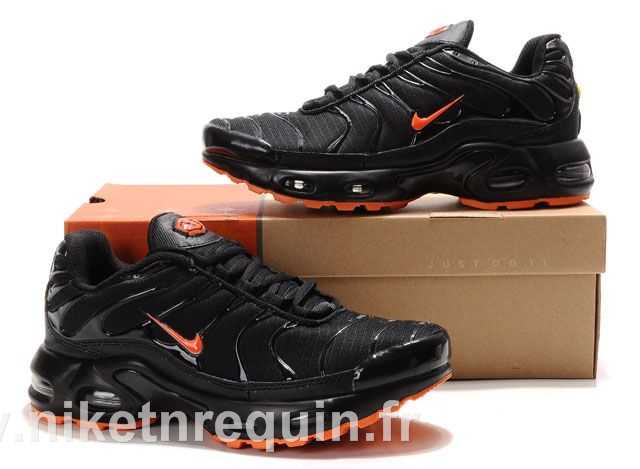 air tn chaussures oranges en bas face noire (2)